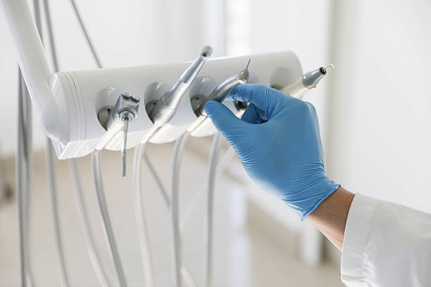 Professional Emergency Dentist technician working in Westwood Shores, TX
